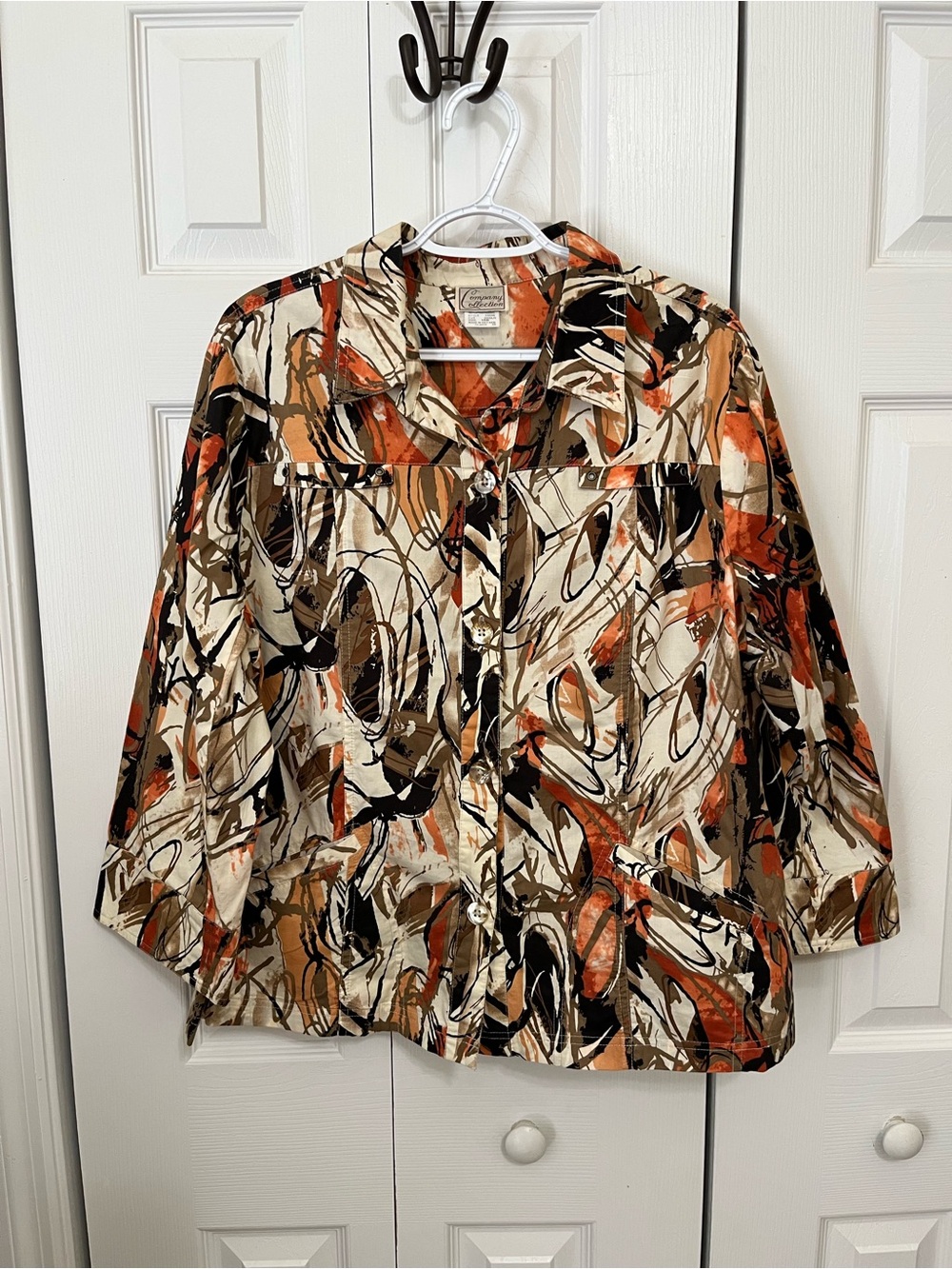 Women’s Button-Down Blouse in Cream Multi-Print